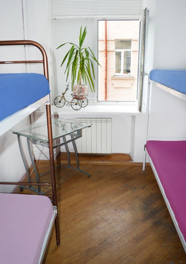 Hostel Golden Gates Kyiv Exterior foto