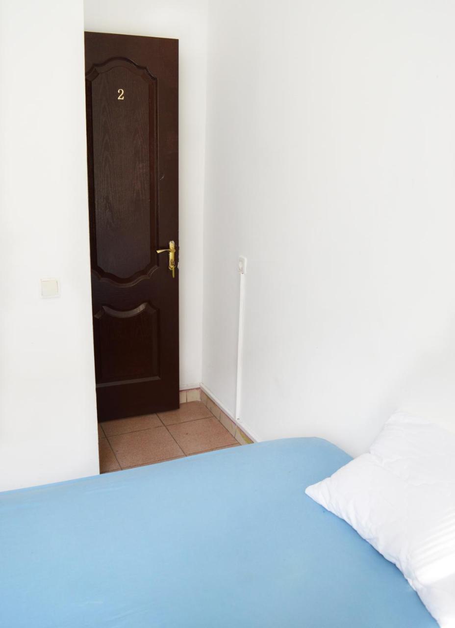 Hostel Golden Gates Kyiv Exterior foto