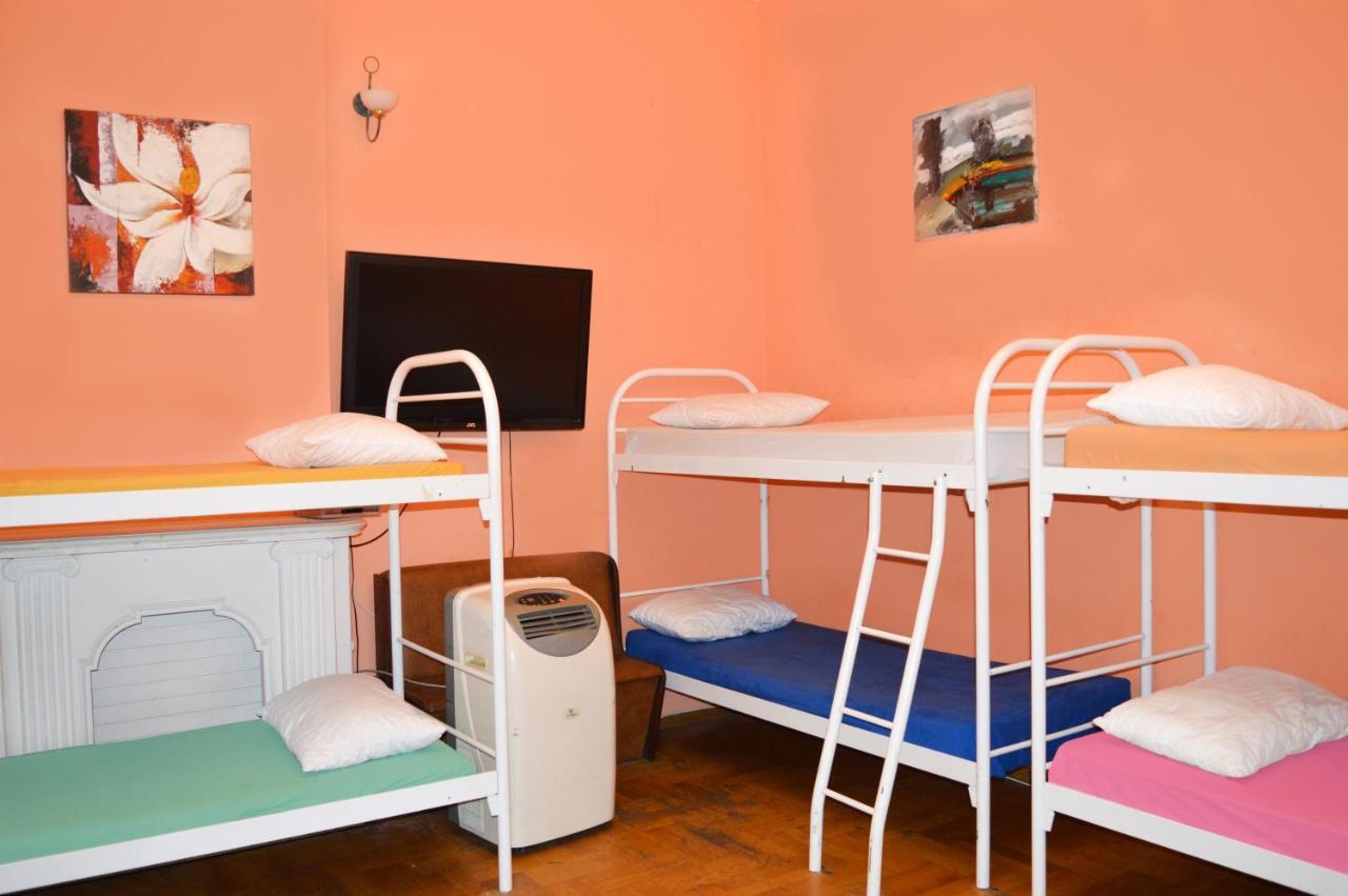Hostel Golden Gates Kyiv Exterior foto